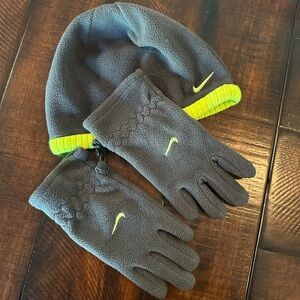 Nike Fleece Youth Bernie and gloves set